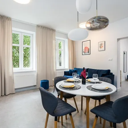 Апартаменти City Center Sikorskiego By Renters *